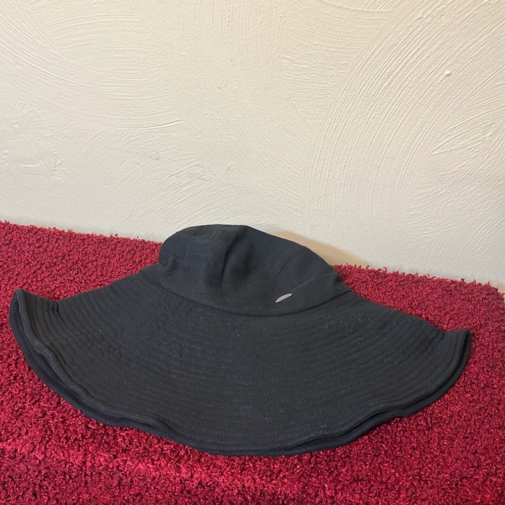 Coolibar Black Hat - image 1